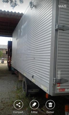 Vendo casa pra quem tem caminhao e queira um deposito