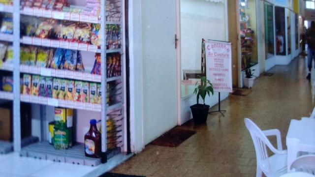 Loja no Quitandinha Galeria Em Frente ao Extra