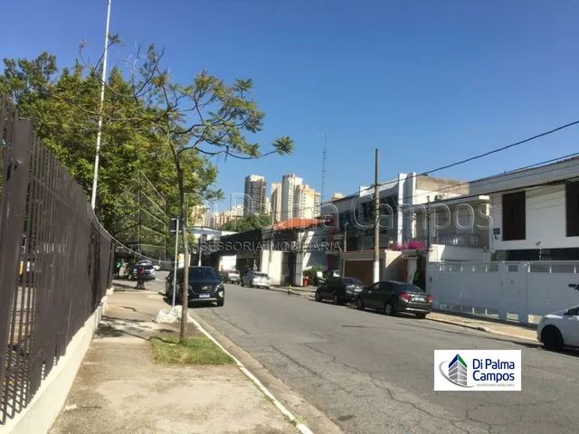 Loja em terreno de 330 m² de esquina em frente ao Pão de Açucar Av Dr