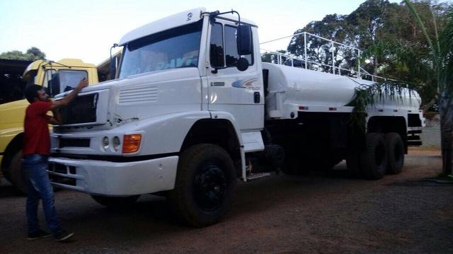 Vendo 1620 ano 2000/000.troco por um caminhão cargo816 ou no 8150 volks
