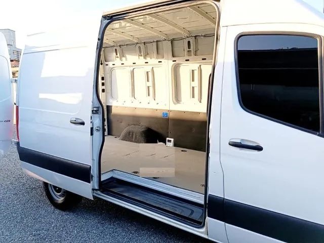 Mercedes Benz Sprinter 416 furgão ano 2022 Caminhões Vila Dutra