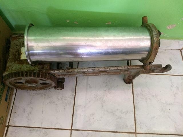 Vende se canhão de encher linguiça