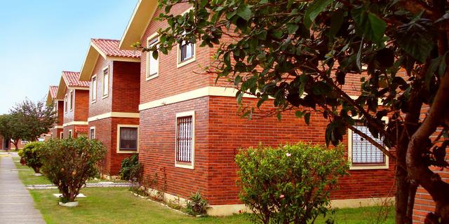 Alugo apartamento no village center 3 ao lado doquartel e proximo a Faculdade de Medicina