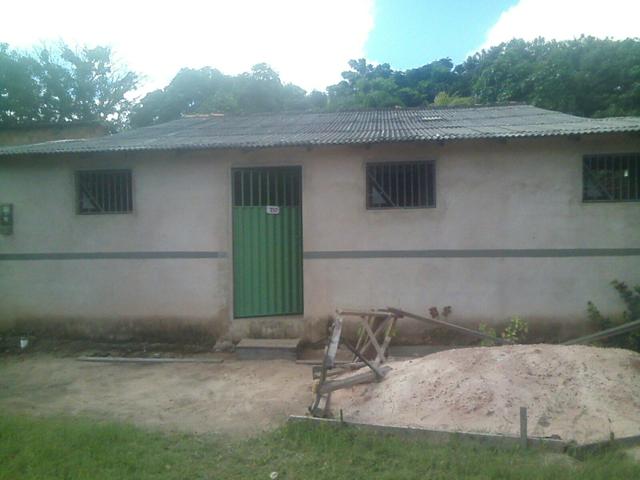 Troco uma casa na cidade