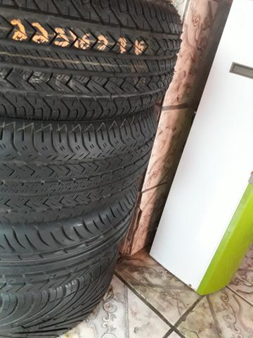 Vendo 04pneus 225/60 R16 Novos