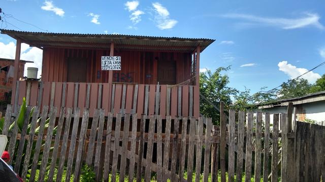 Vende-se esta casa no valor de 22 mil troco também por carro ou moto