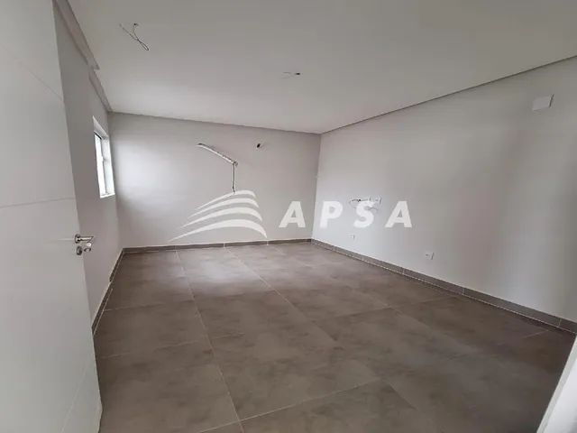 EXCELENTE OPORTUNIDADE DE ALUGAR UM PONTO COMERCIAL A 80M DA PRAIA DE