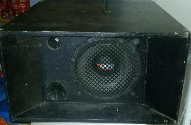 Vendo de barbada caixa para propagada chamar no watts 98465.4647