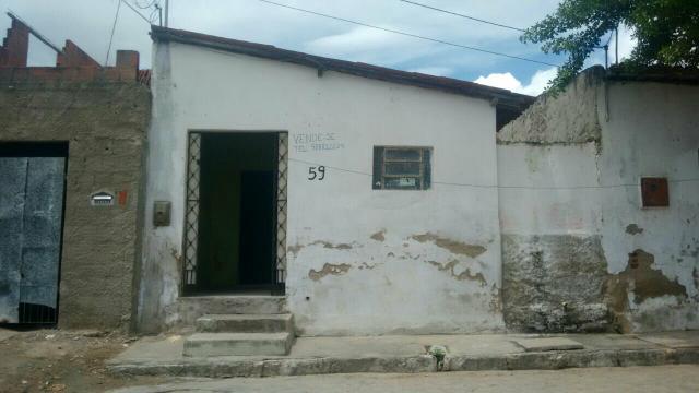 Vende-se casa no bairro Santa Cruz Campina Grande PB