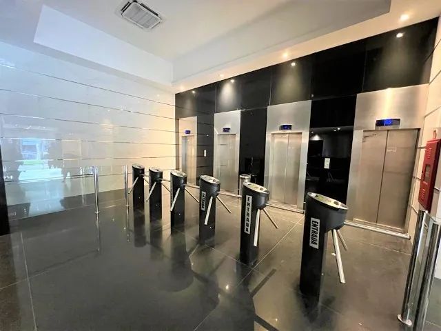 Alugo Sala Comercial no Centro 200m² e reformada R 4 200 00