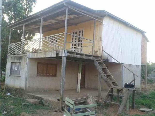 Vende-se ou troca uma casa em Placido de Castro