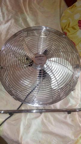 Vendo esse ventilador