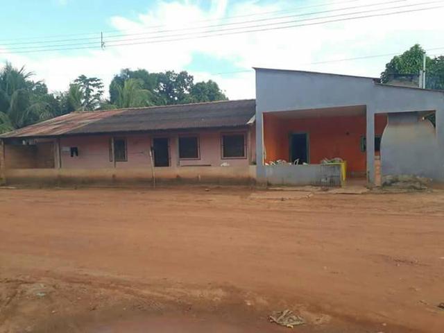 Vende - se uma casa
