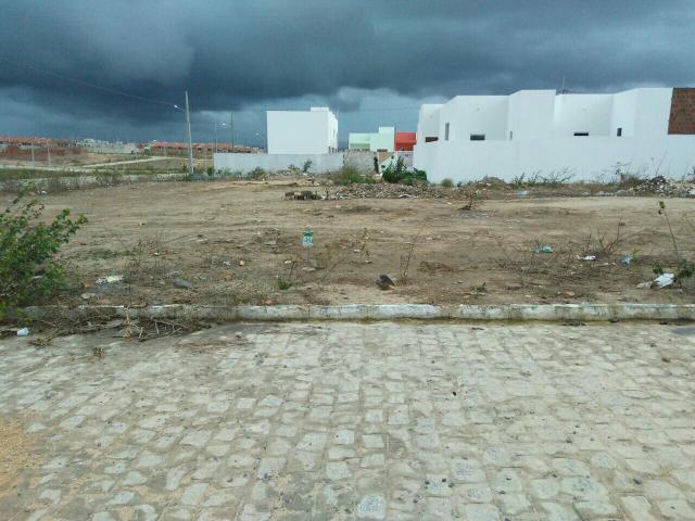 Vendo ou repasso 2 terrenos no portal campina ótimo para construtores