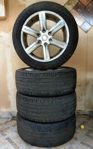 Rodas aro 20 com pneus em perfeito estado! obs: 6 furos para cameonete (99)991008722