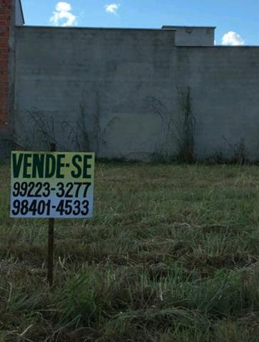 Vende - se Lotes