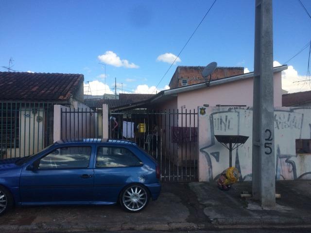 Casas no sitio cercado
