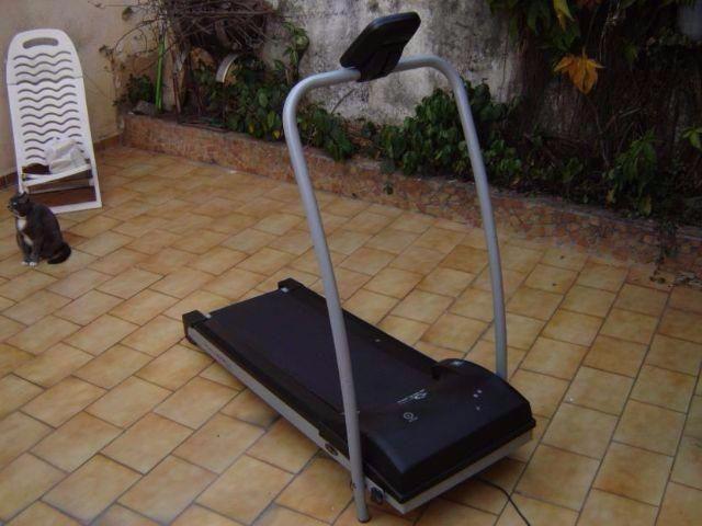 Esteira Caloi Fitness 110v 100kg a mais inteira destas todas retirar no centro de Poa-rs