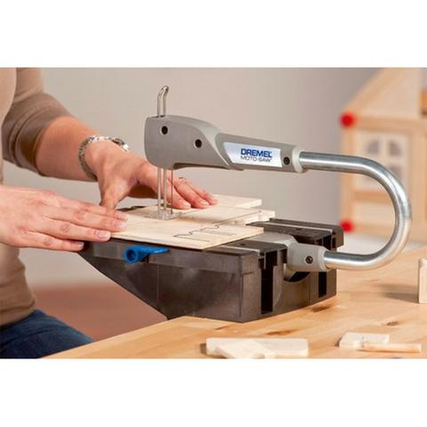 Dremel Moto-Saw 70W MS20-01 c/ 10 Acessórios + 2 Acoplamentos