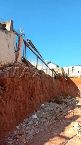 Terreno De M Situado Em Uma Rua Comercial Na Gua Fria Possui