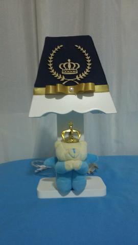 Abajur para quarto infantil modelo Coroa