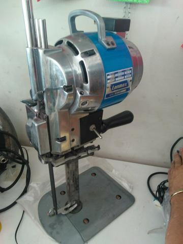 Maquina de cortar tecido lanmax seminova