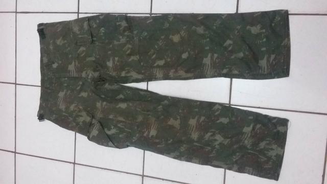 Calça camuflada