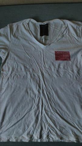 Camiseta Calvin Klein branca, tamanho G