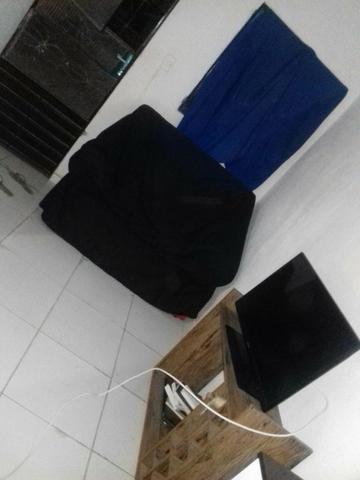 Alugo quarto para moças -