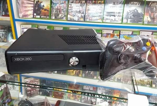 Xbox360 destravado 250gb 28 Jogos 1 controle