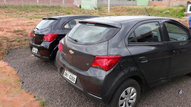 Alugo carros pra aplicativos.