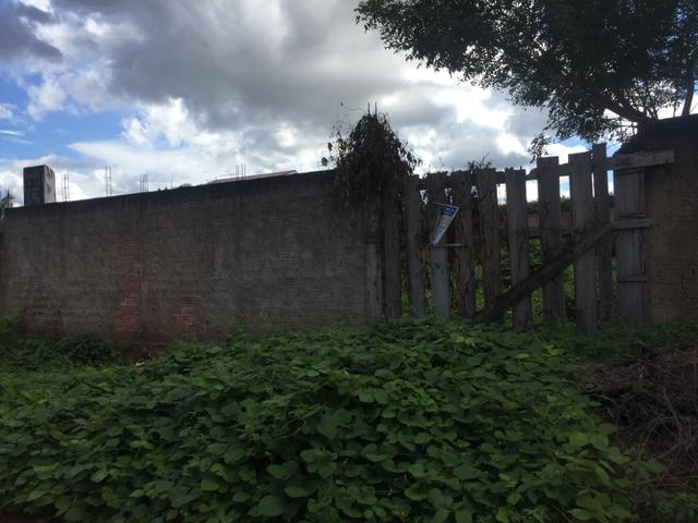 Vende-se terreno