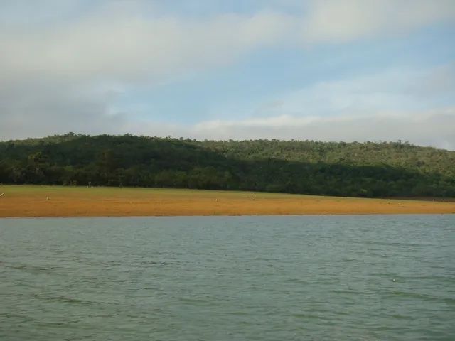 Fazenda de 200 hectares na margem da represa Terrenos sítios e