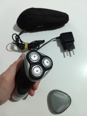 R$ 250 - Barbeador Elétrico Philips Aquatouch AT891
