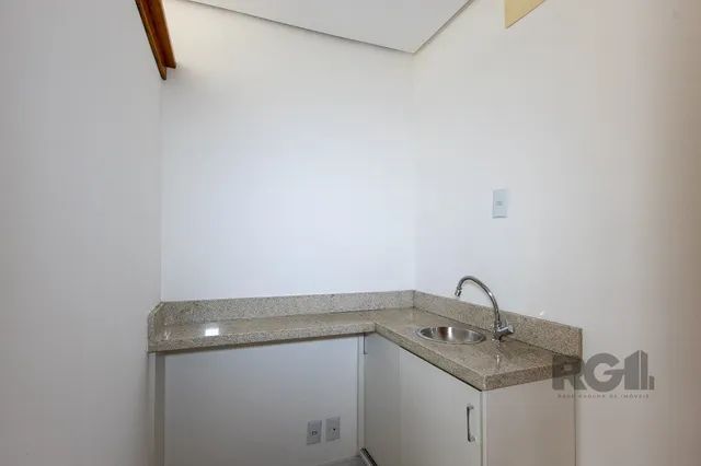 Sala Comercial Para Loca O No Bairro Menino Deus Aproximadamente