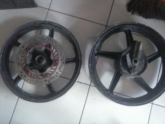 Roda da tuyste e cb 300 e broz