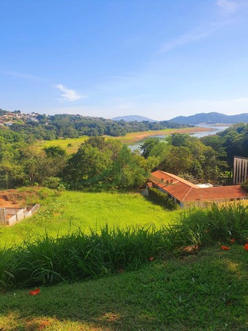 Terreno pé na água na beira da represa em Piracaia Terrenos sítios e