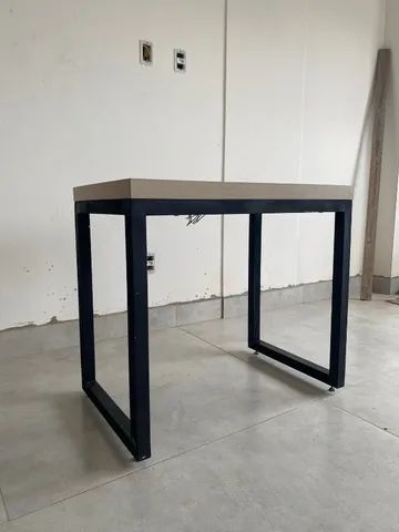 Mesa Escrivaninha De Trabalho Base Em Metalon E Tampo Em Mdf