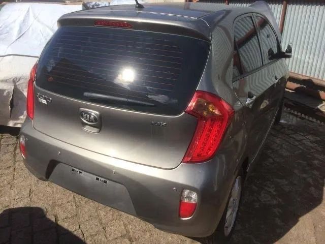 Sucata de Kia Picanto para retirada de peças 2012 Carros vans e