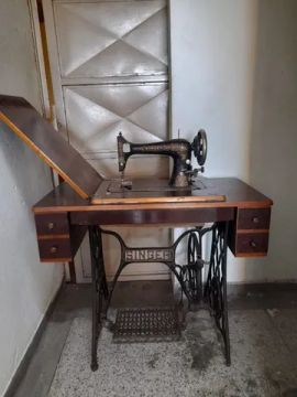 Maquina De Costura Antiga Manual No Brasil