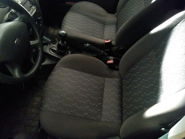 Vendo : Ford Focus Preto 2006/2006 Completo - Foto 6