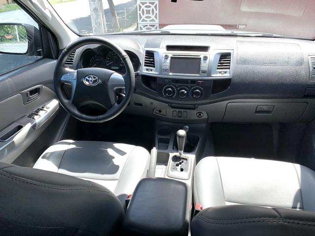 Toyota Hilux SR 15/15 pneus novos Completa!!! - Foto 10