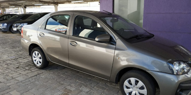 Etios x sedan 1.5 manual/ 19/20