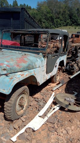 Vendo camionete jeep Willis (em peças)  - Foto 3