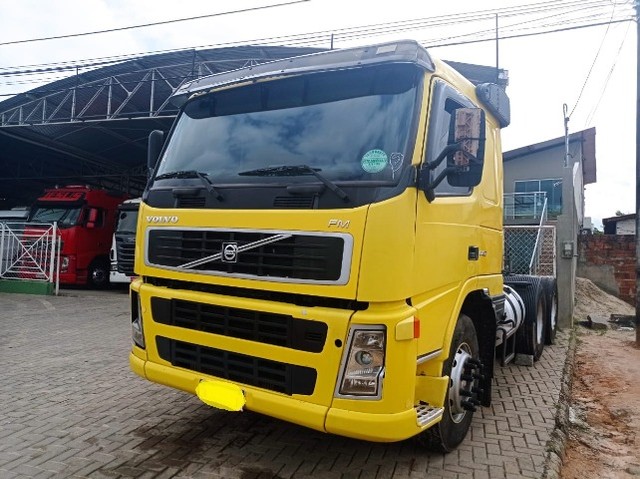 Caminhão Volvo FM 440 cavalo traçado 6x4