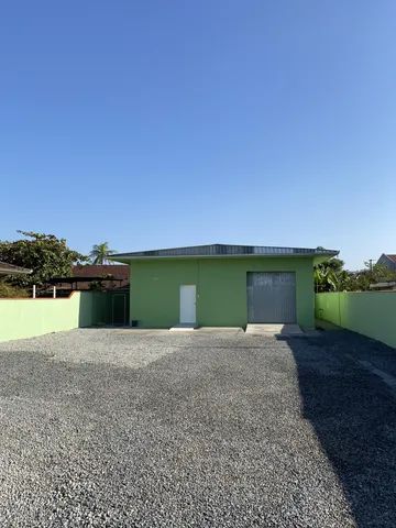 Galpão/Depósito/Armazém para aluguel possui 200 metros quadrados em Aventureiro - Joinvill