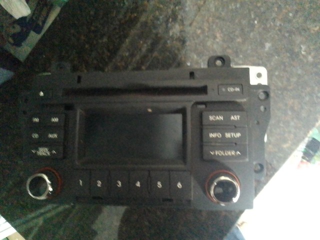 Rádio Hyundai Mobis  funcionando perfeitamente.