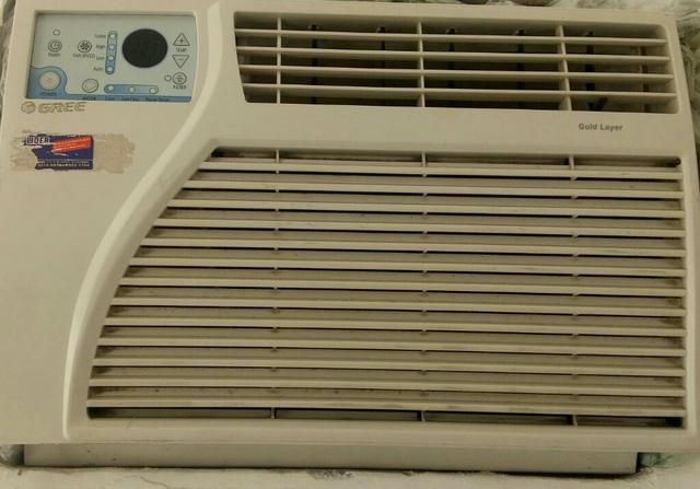 Vendo ou troco em bebedouro,otimo estado ideal pra quarto e loja pequena