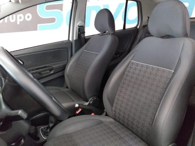 VOLKSWAGEN FOX COMFORTLINE 1.0 MPI TOTAL FLEX 4P. MEC. 2017 - Foto 5