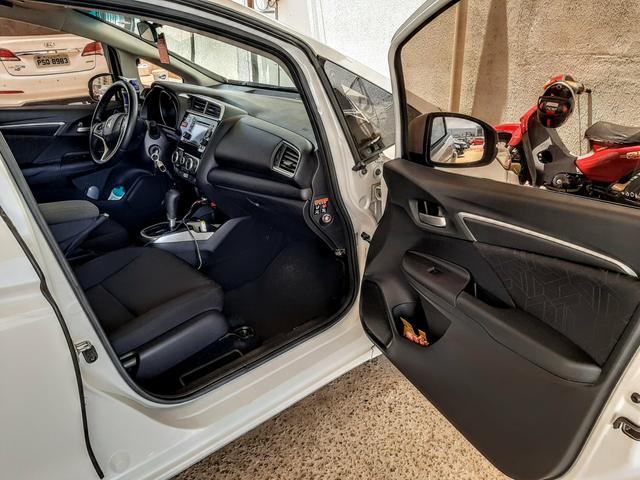 Carro muito novo 34.000 km rodados abaxei pra vender rápido - Foto 8